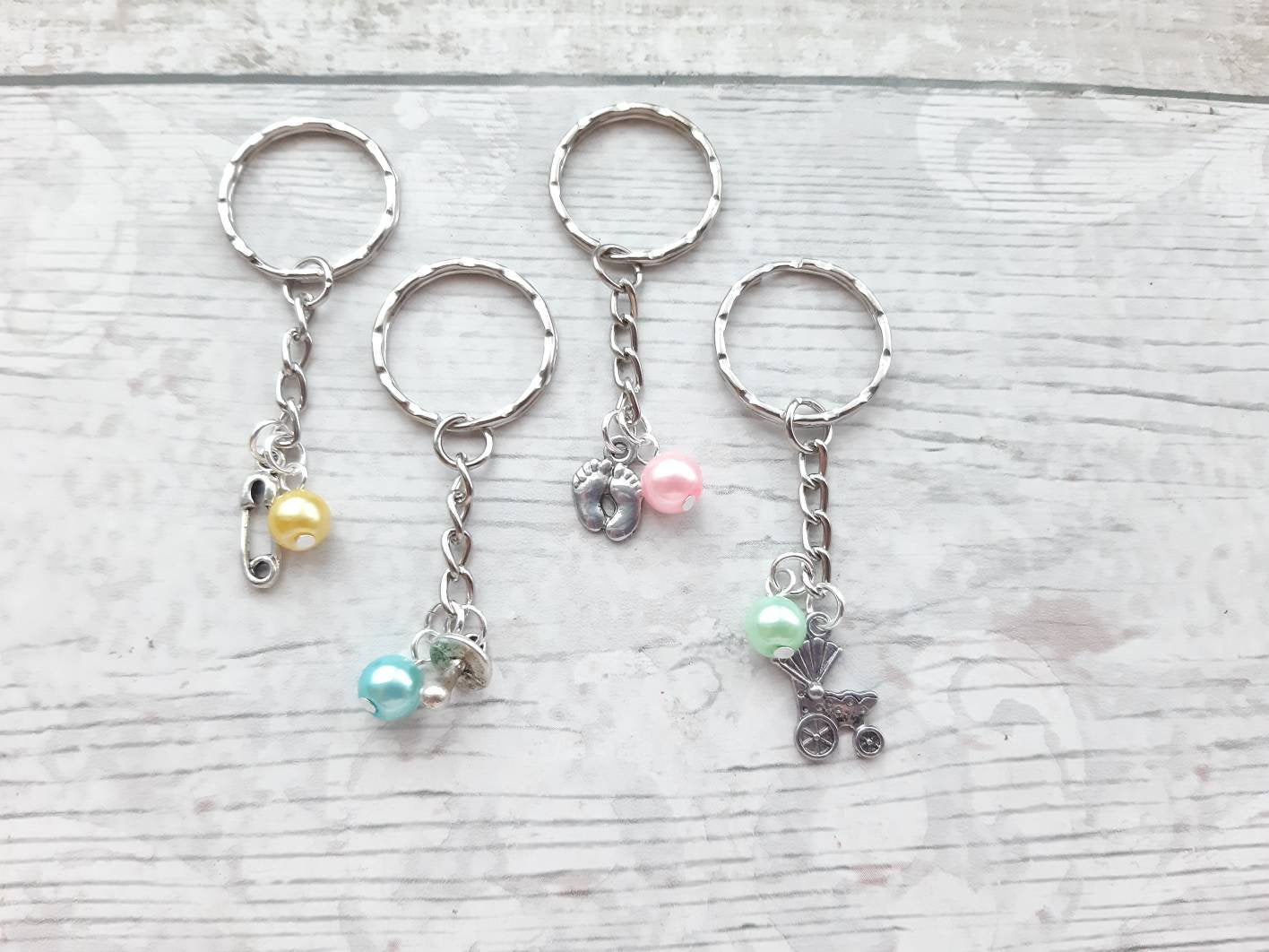 10 Baby shower keyrings, Gender reveal keychain, Baby shower favours, new baby party gifts, party bag filler, mum to be present