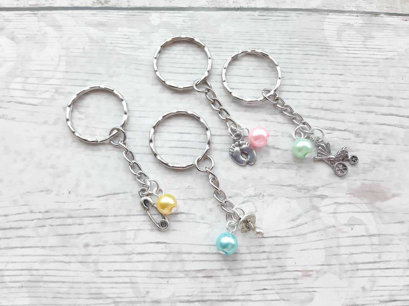10 Baby shower keyrings, Gender reveal keychain, Baby shower favours, new baby party gifts, party bag filler, mum to be present