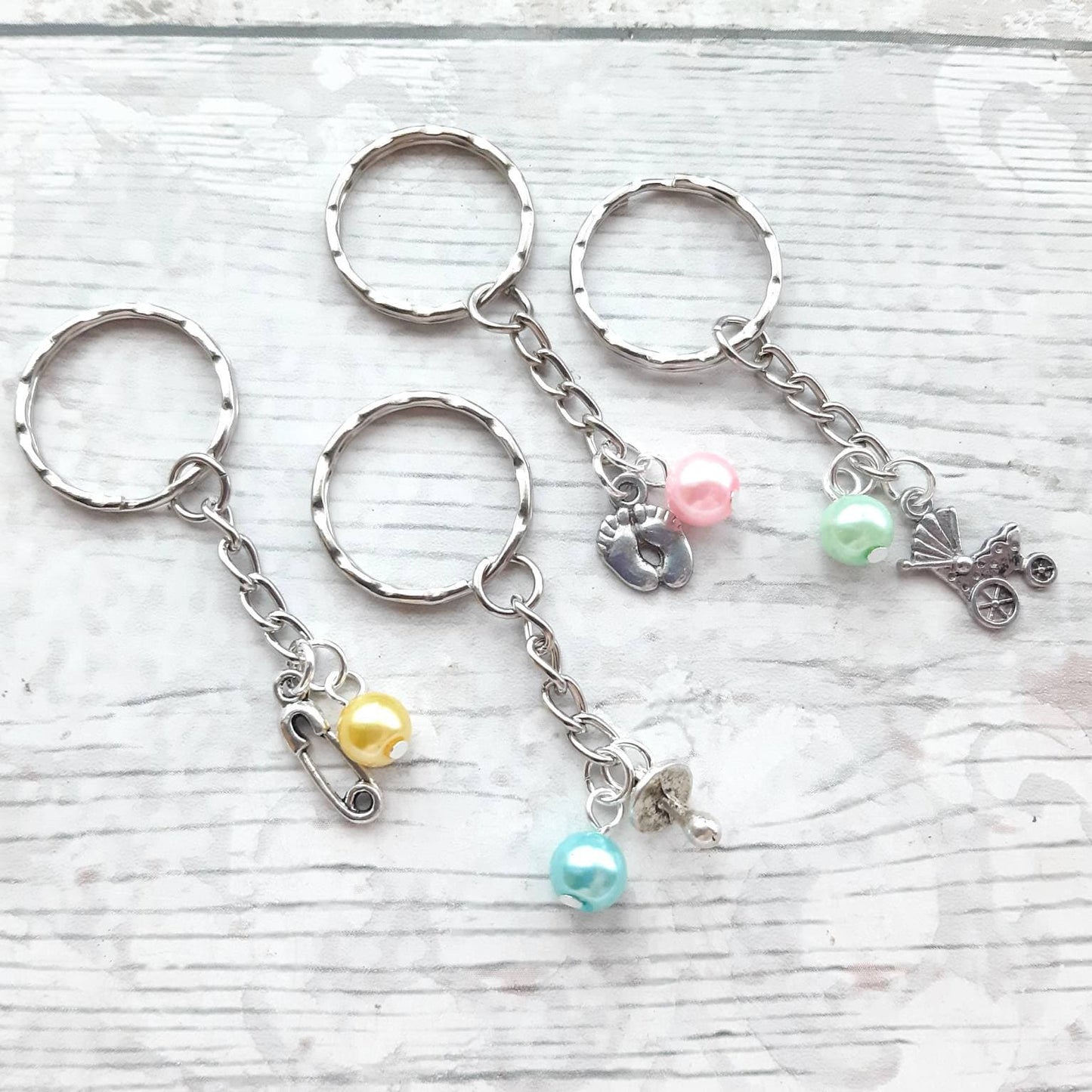 10 Baby shower keyrings, Gender reveal keychain, Baby shower favours, new baby party gifts, party bag filler, mum to be present