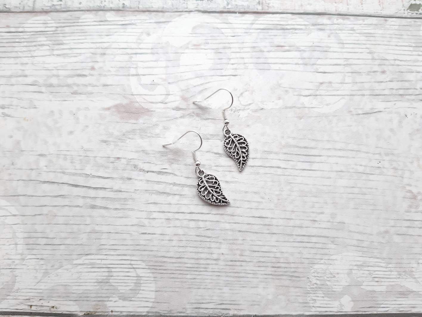Leaf earrings, oak autumn jewellery, nature lover, plant earrings, botanical earrings, gifts for wedding bridal party