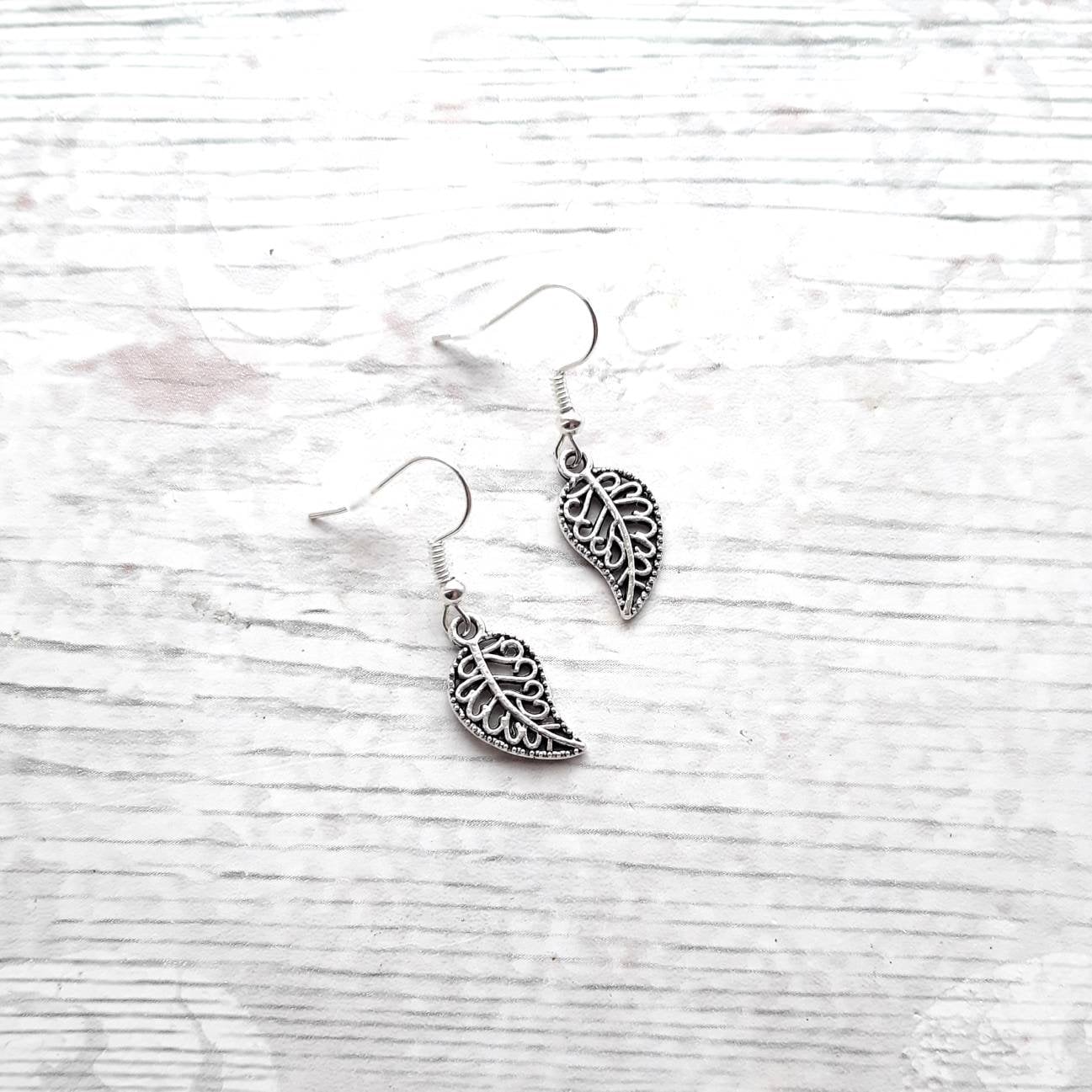 Leaf earrings, oak autumn jewellery, nature lover, plant earrings, botanical earrings, gifts for wedding bridal party