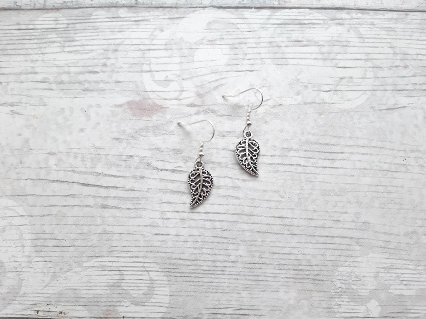Leaf earrings, oak autumn jewellery, nature lover, plant earrings, botanical earrings, gifts for wedding bridal party