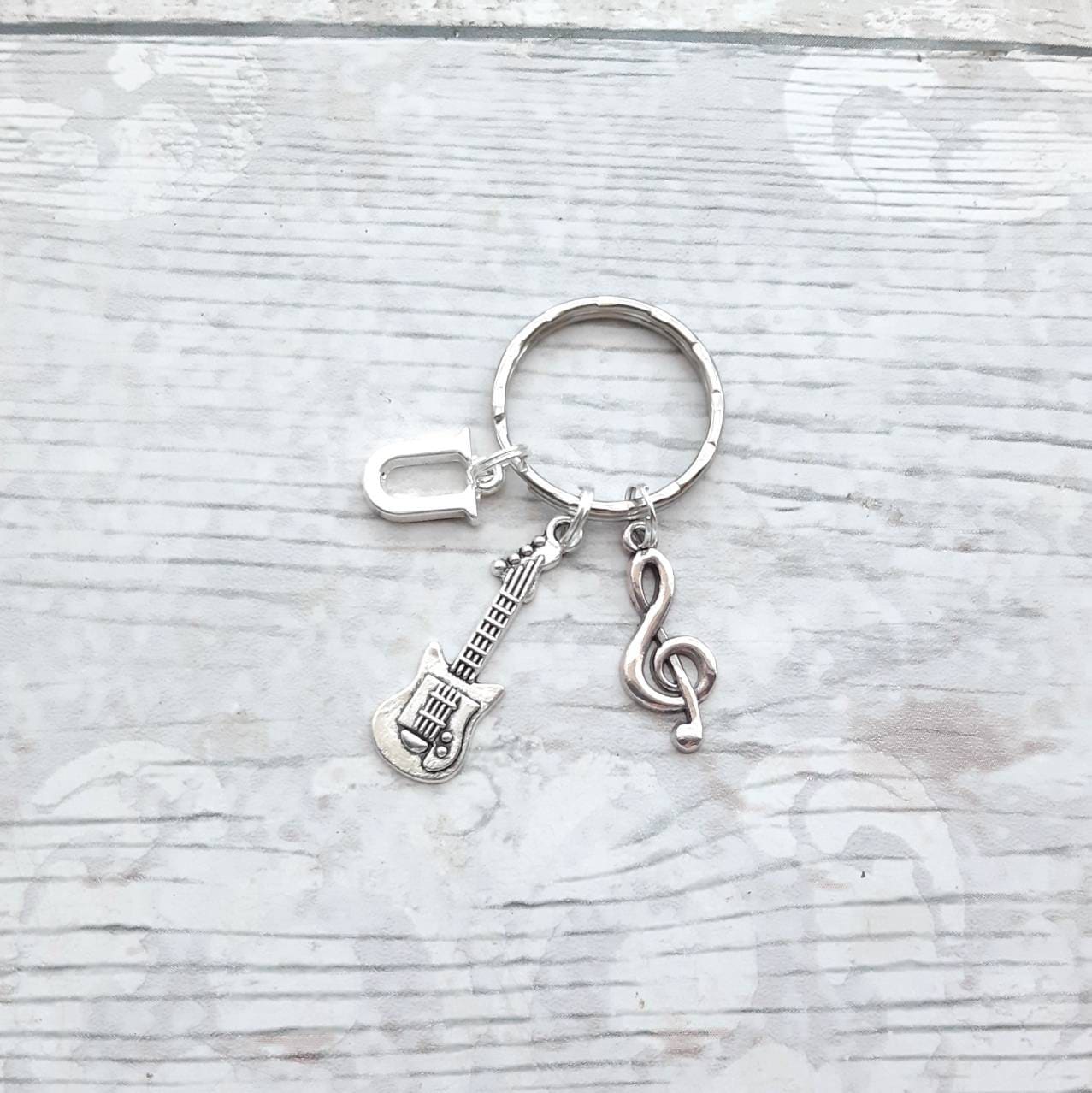 Guitar initial keyring, music note keychain, musician present, gift for teacher, teacher appreciation, graduation gift, music instrument