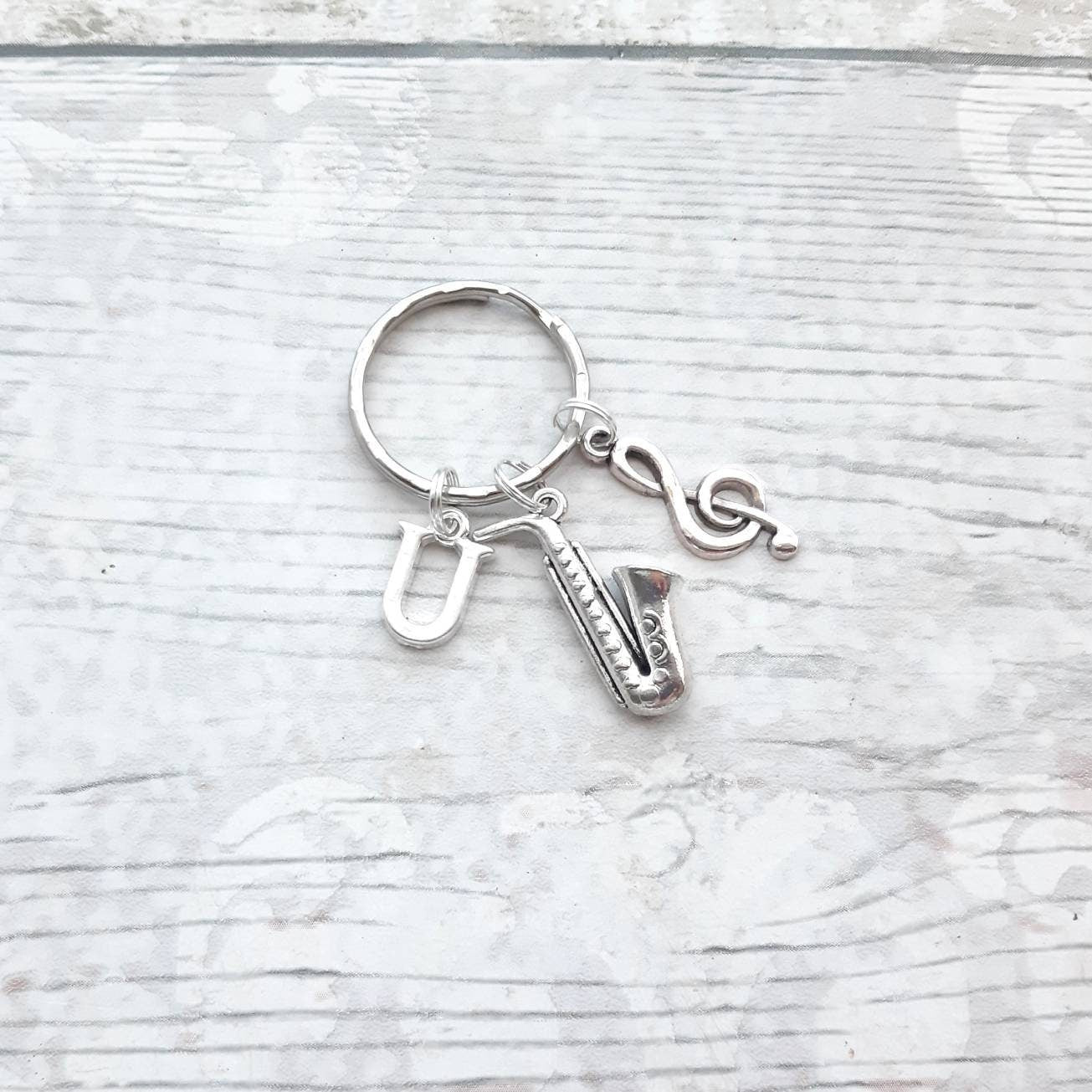 Saxophone initial keyring, music note keychain, musician present, gift for teacher, teacher appreciation, graduation gift, music instrument