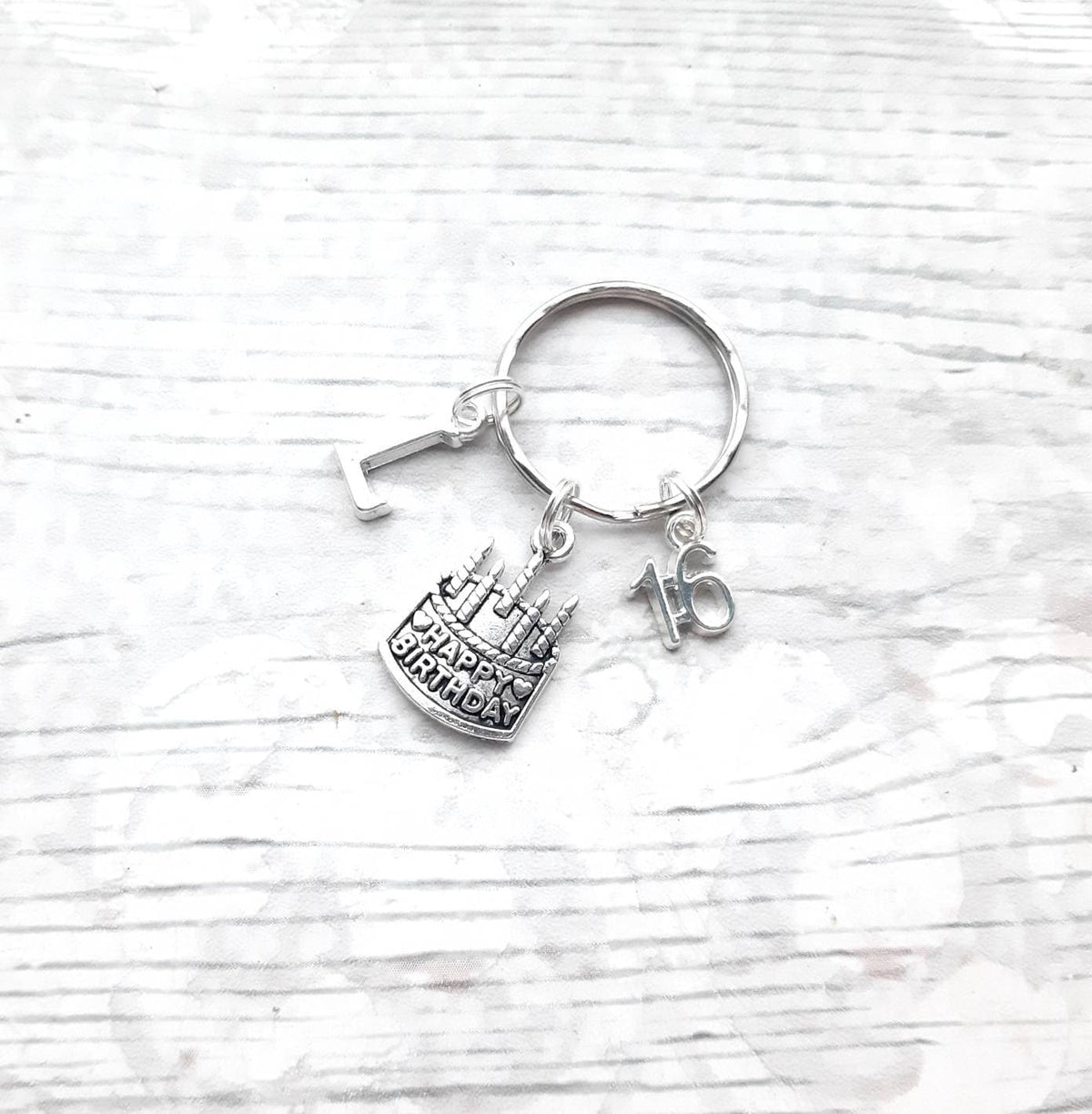 Happy birthday keyring, initial keychain, birthday keepsake, 18th 21st 30th 40th 50th 60th 70th birthday present, sweet sixteen gift