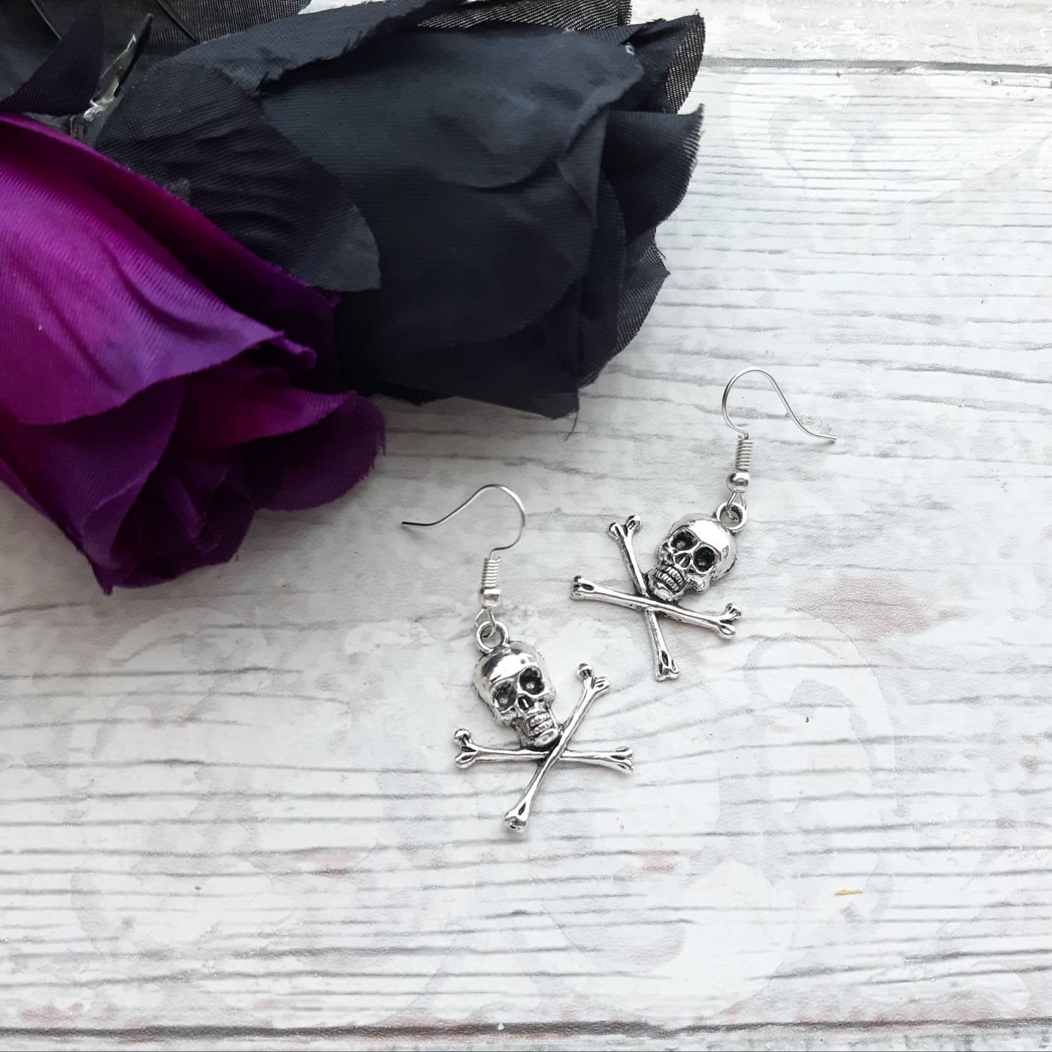 skull and cross bones earrings, skeleton earrings, halloween earrings, gothic earrings, halloween jewellery, halloween jewelry