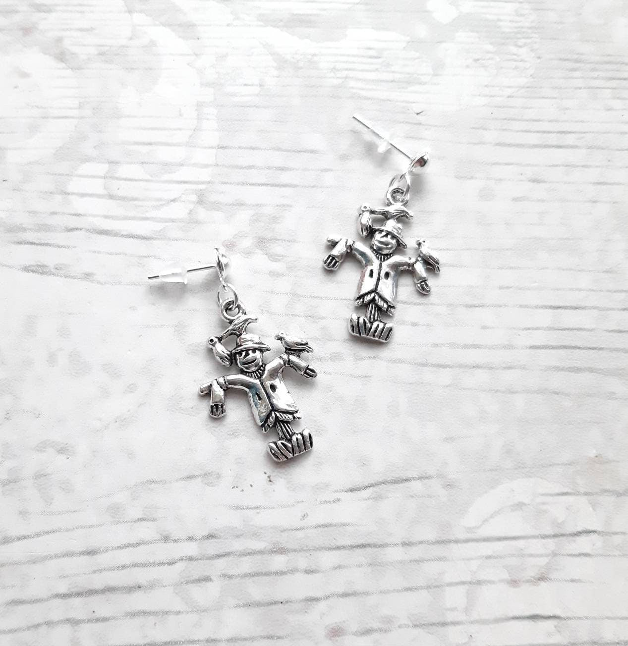 scarecrow earrings, scarecrow jewellery, halloween jewelry, autumn jewellery, gifts for farmer, stocking filler, fall farm accessory,