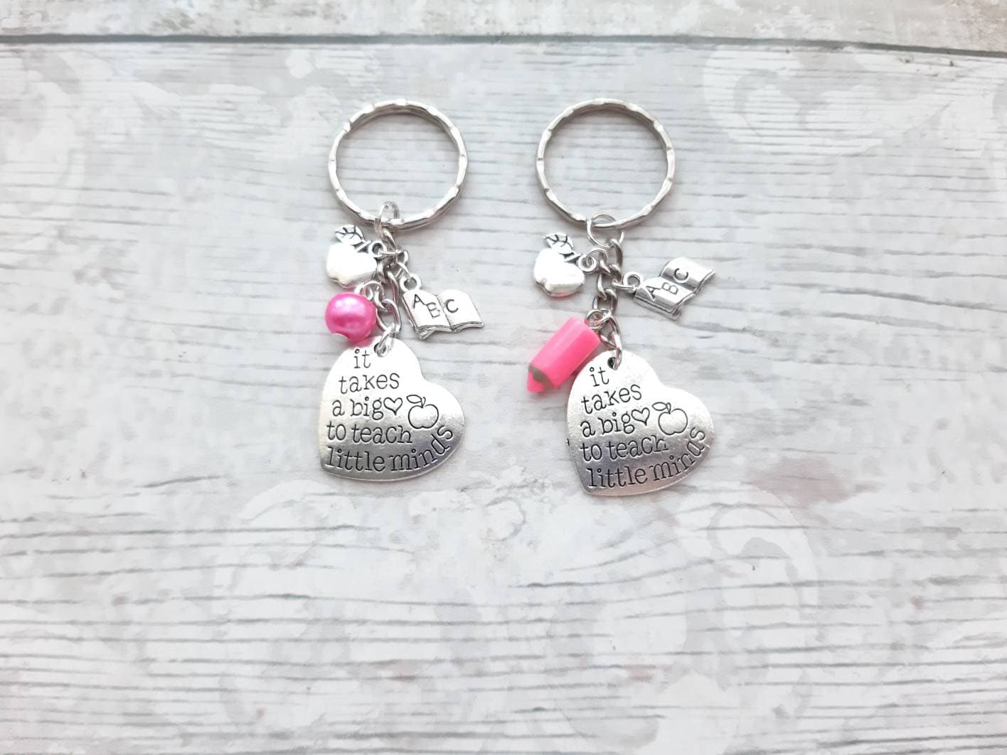 Teacher keyring, It takes a big heart to teach little minds, teacher appreciation gift, thankyou present, apple keychain, end of term gift