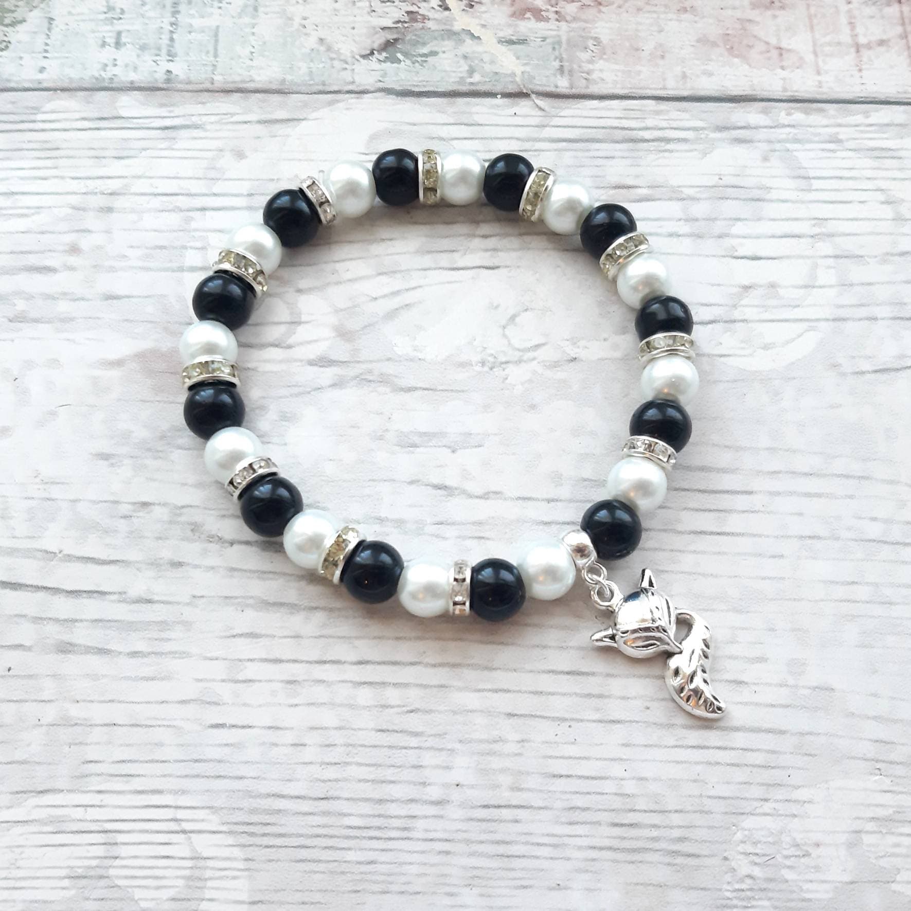 Fox bracelet, foxy jewellery, animal lover gift, woodland jewellery, vixen bracelet, present for her