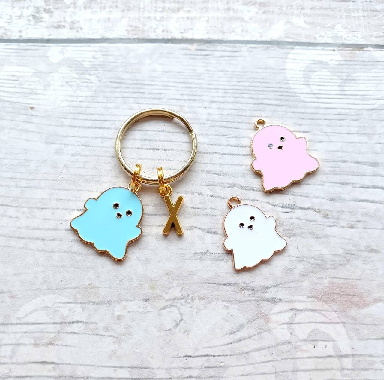 Ghost keyring, cute ghostie keychain, halloween keyring, fall accessory, spooky trick or treat gift