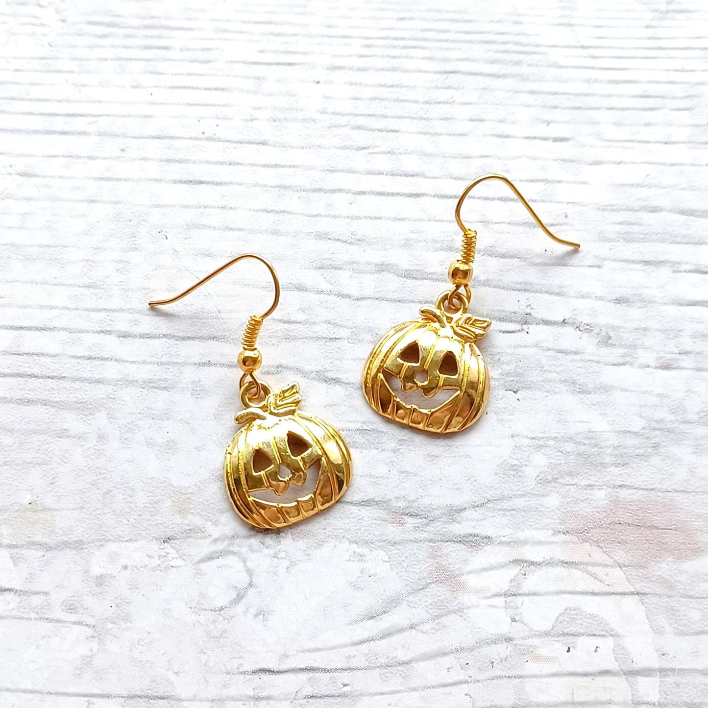 Pumpkin earrings, halloween jewellery, goth jewelry, autumn accessory, fall earrings, spooky Jack o lantern gift