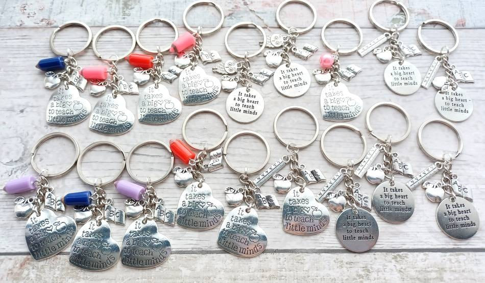 Teacher keyring, It takes a big heart to teach little minds, teacher appreciation gift, thankyou present, apple keychain, end of term gift