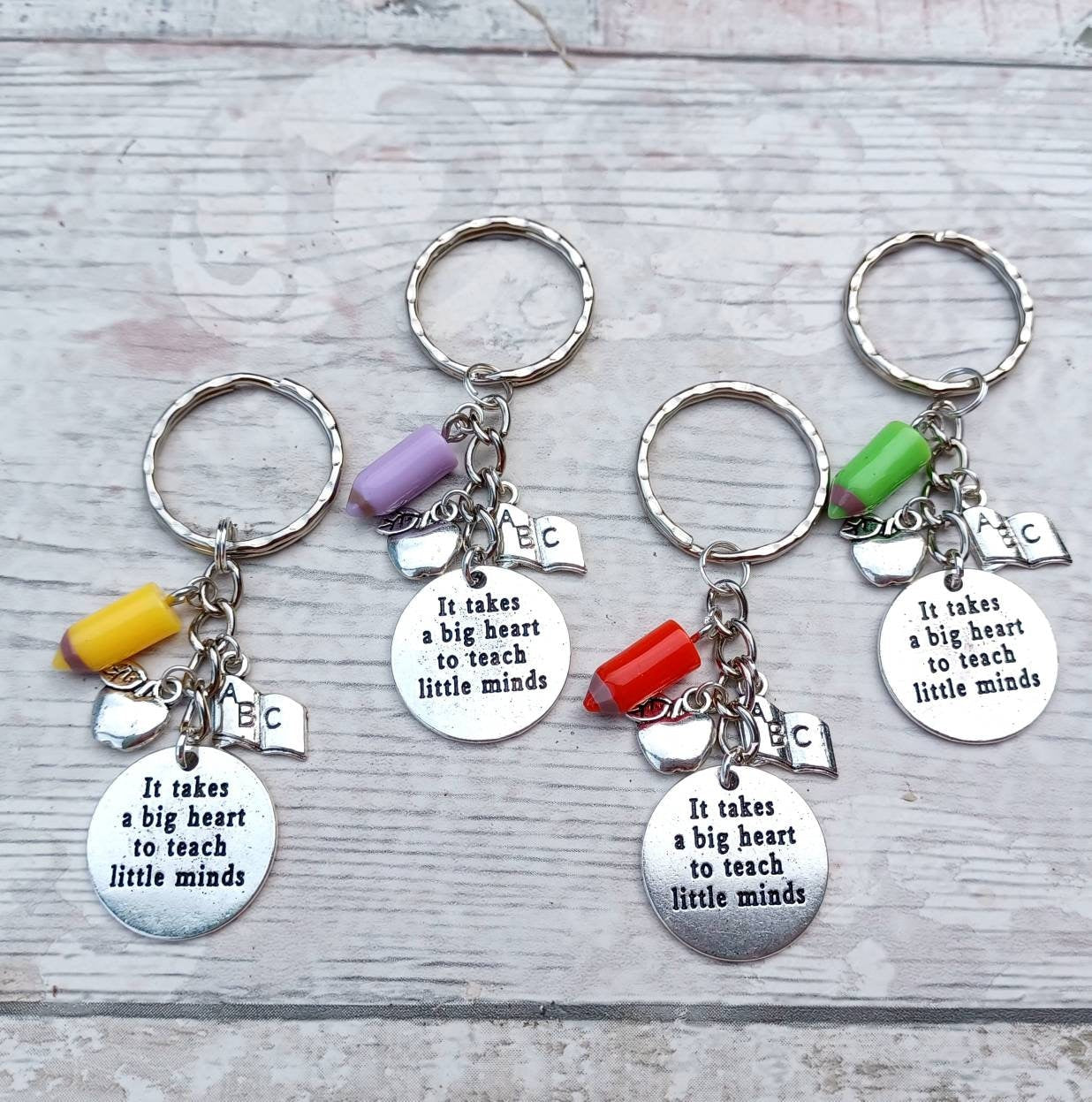 Teacher keyring, It takes a big heart to teach little minds, teacher appreciation gift, thankyou present, apple keychain, end of term gift