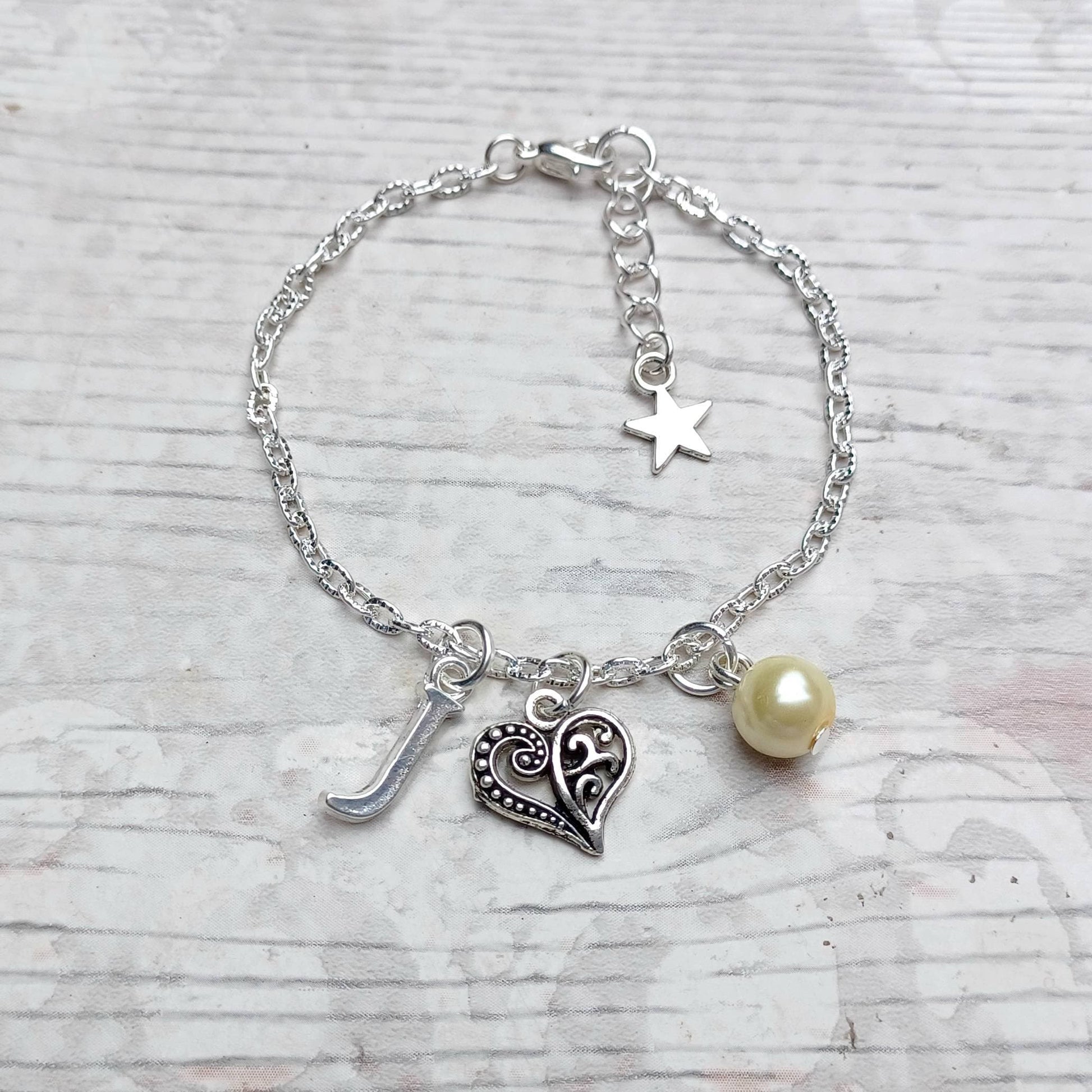 Heart bracelet, love heart jewellery, romantic valentines day present, I love you gift, gift for her, personalised initial bracelet