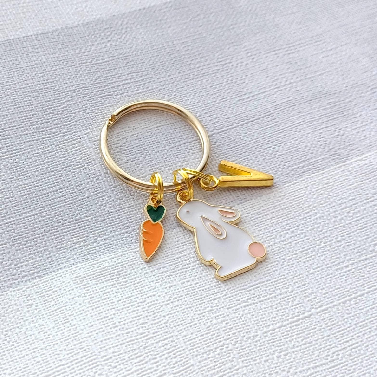 Rabbit keyring, bunny keychain, easter spring accessory, easter bunny gift, animal lover present, cute carrot gift for girls