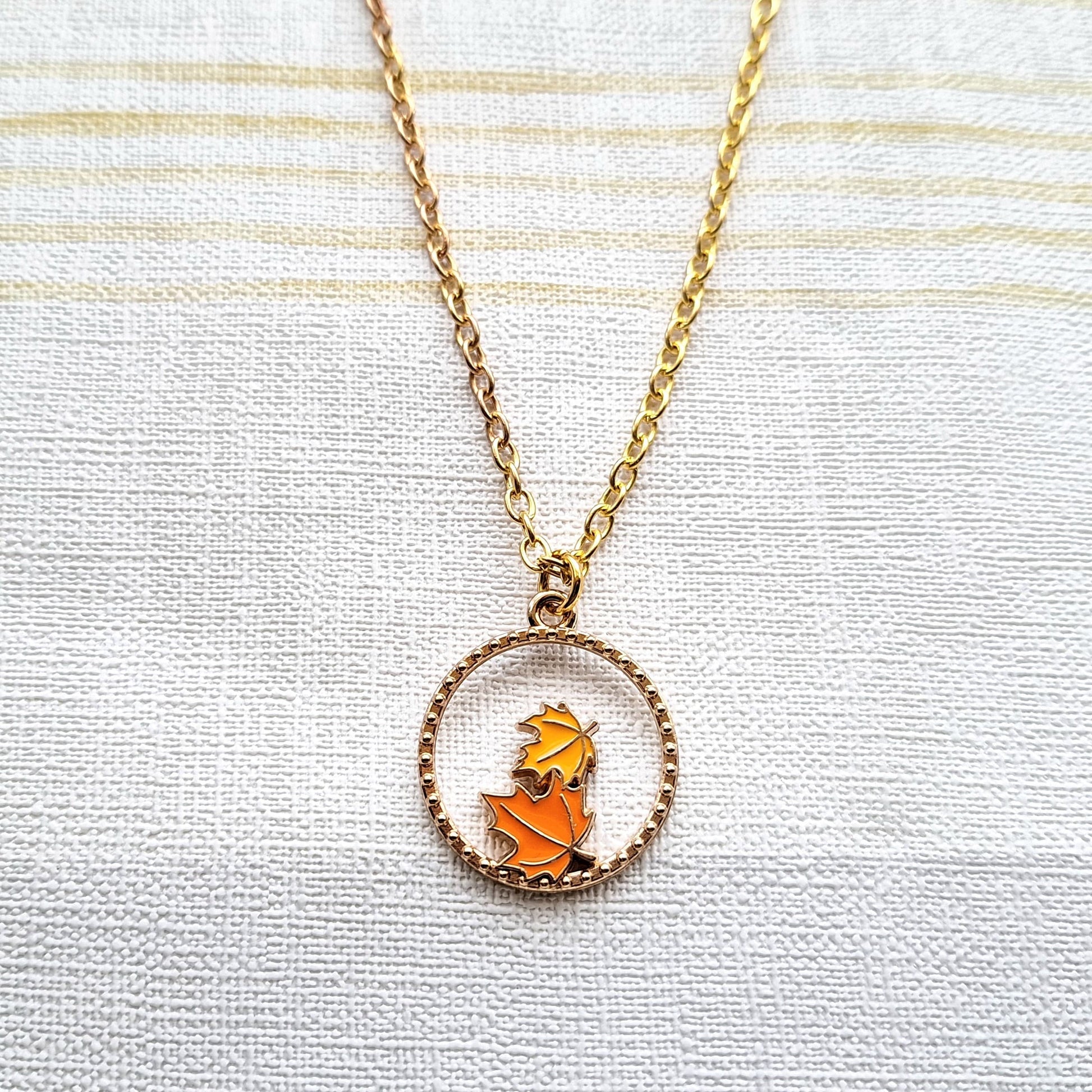 Leaf necklace, fall jewelry, leaves necklace, nature lover jewellery, forest woodland necklace, personalised gift, autumn jewellery