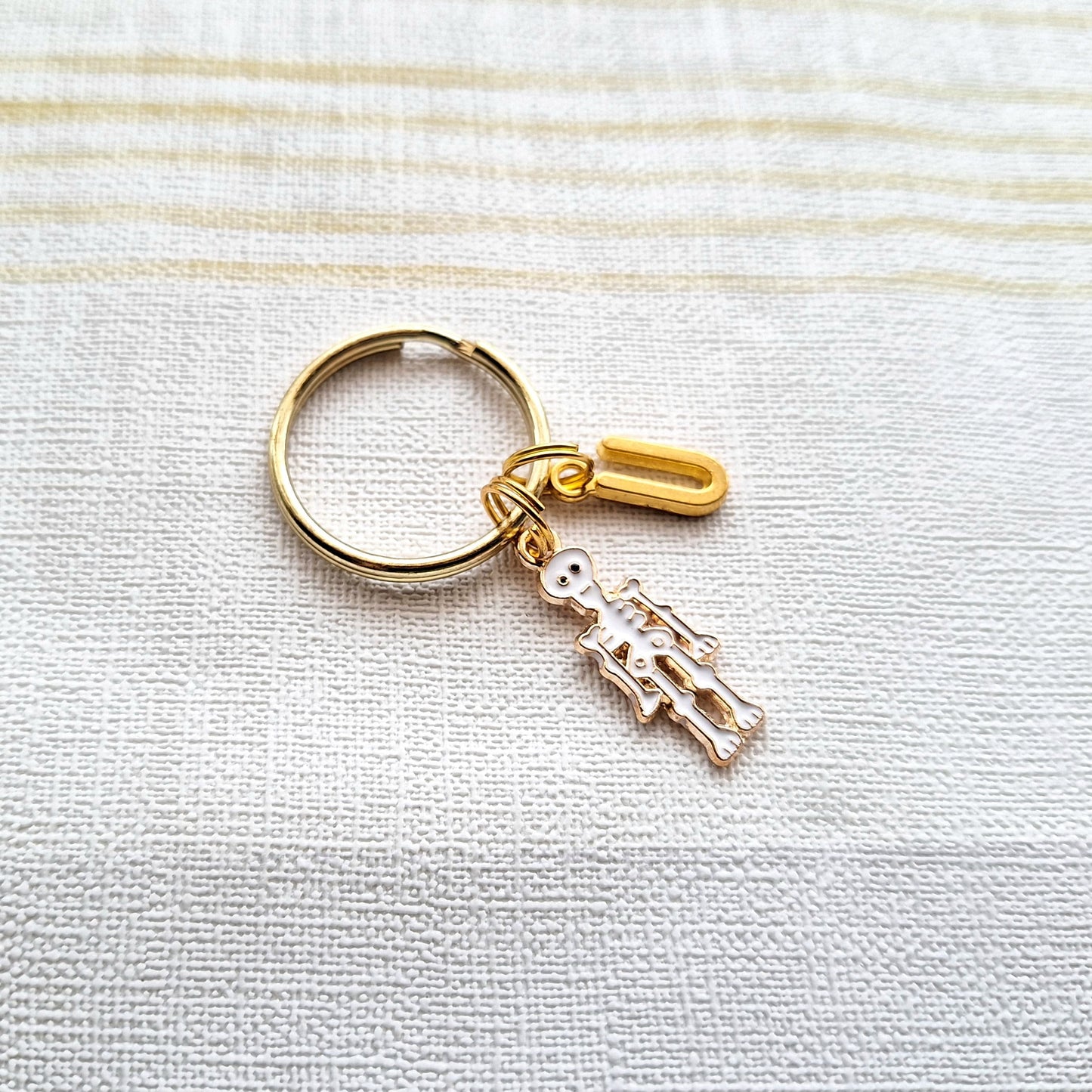 Skeleton keyring, personalised initial keychain, spooky halloween jewelry, gothic present, gift for teenagers