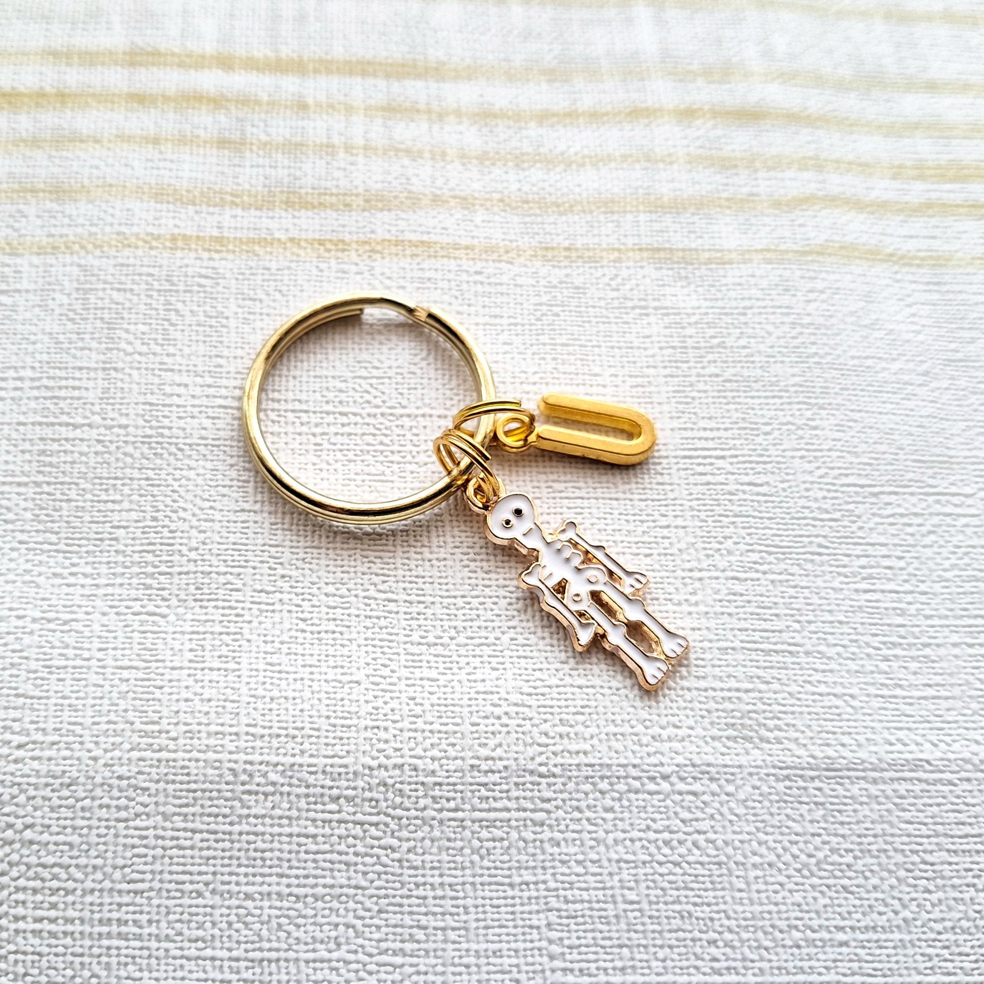 Skeleton keyring, personalised initial keychain, spooky halloween jewelry, gothic present, gift for teenagers