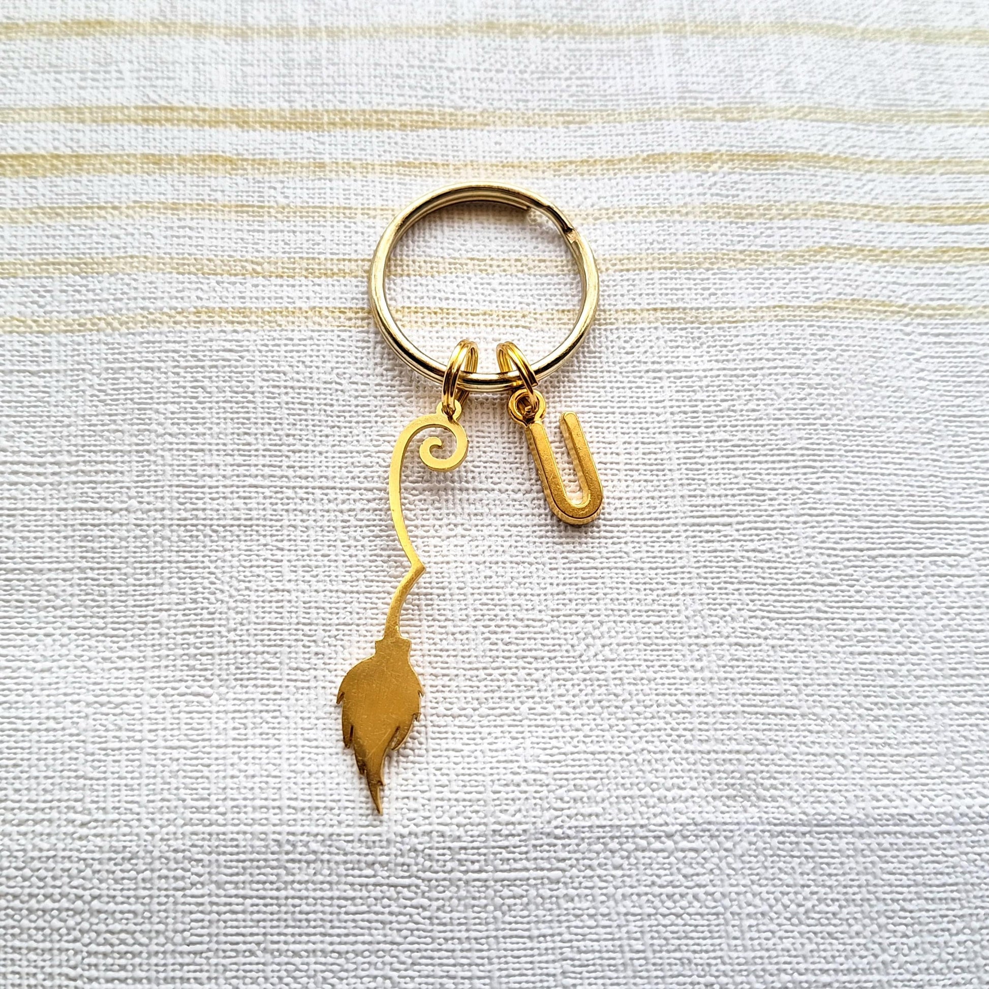 Witches broom keyring, personalised broomstick keychain, gift for witch, wizard present, halloween party favor, witchcraft gift