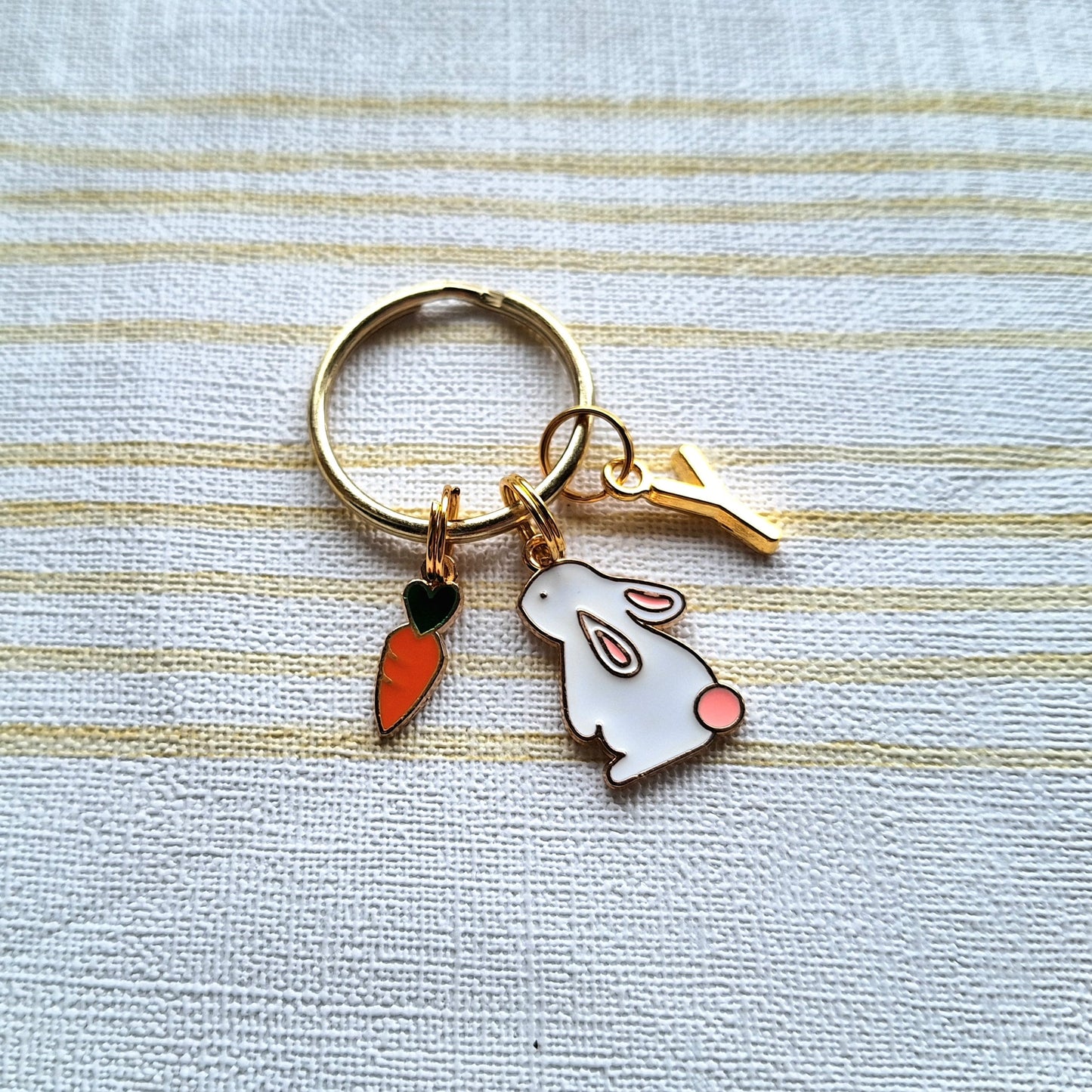 Rabbit keyring, bunny keychain, easter spring accessory, easter bunny gift, animal lover present, cute carrot gift for girls