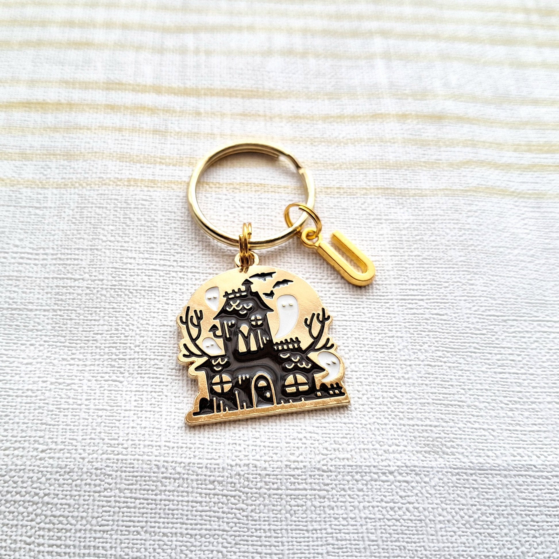 Haunted house keyring, ghost mansion keychain, spooky halloween party favor, gothic present, gift for ghost hunter