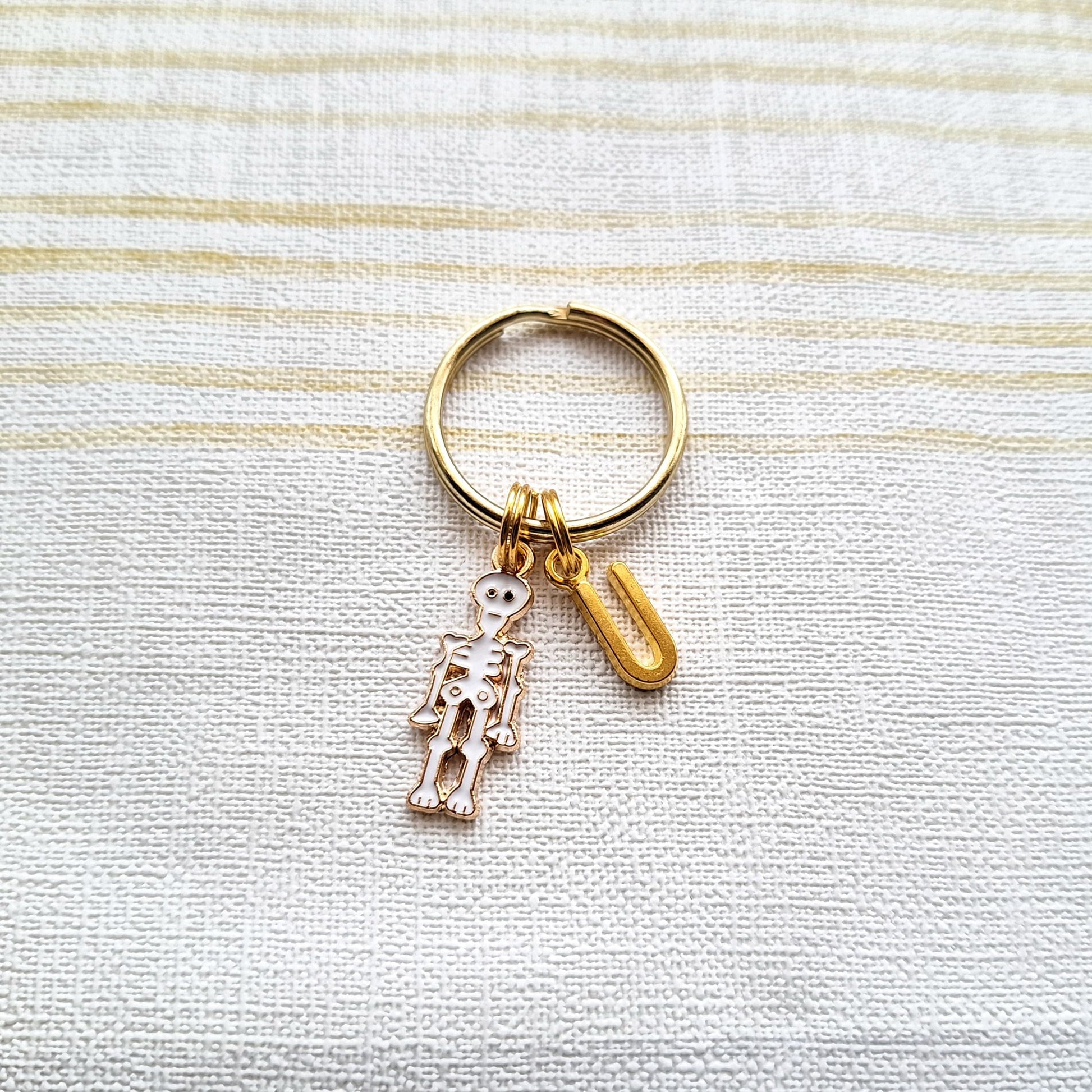 Skeleton keyring, personalised initial keychain, spooky halloween jewelry, gothic present, gift for teenagers