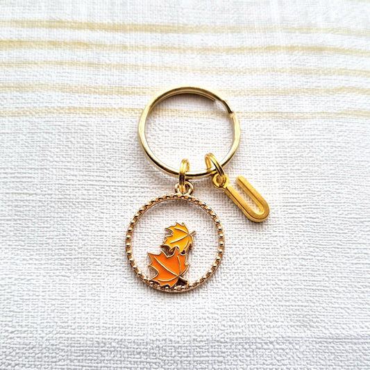 Leaf keyring, personalised initial keyring, autumn leaves jewellery, nature lover gift, quirky present for mum, fall keychain